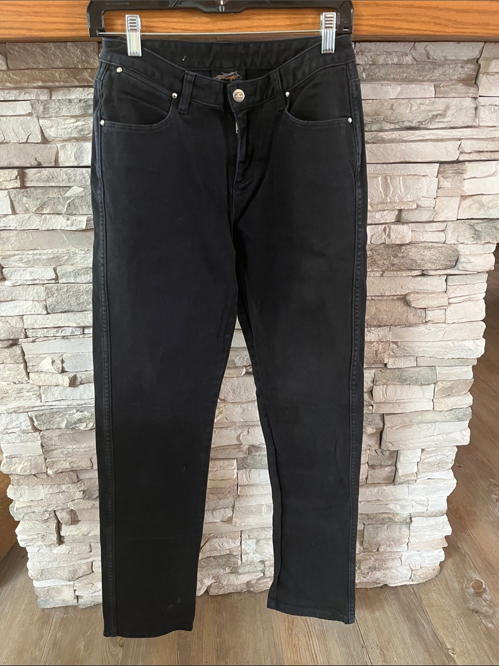 Wrangler women’s Black Slim Straight Jeans